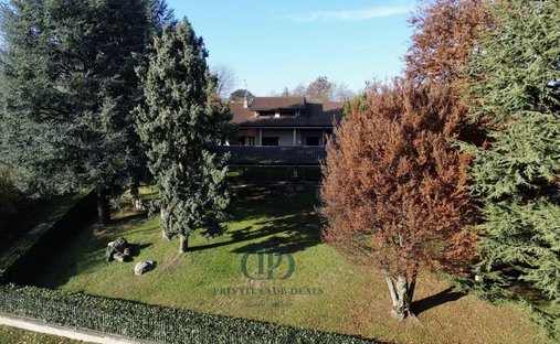Villa in Inverigo, Lombardy, Italy 1