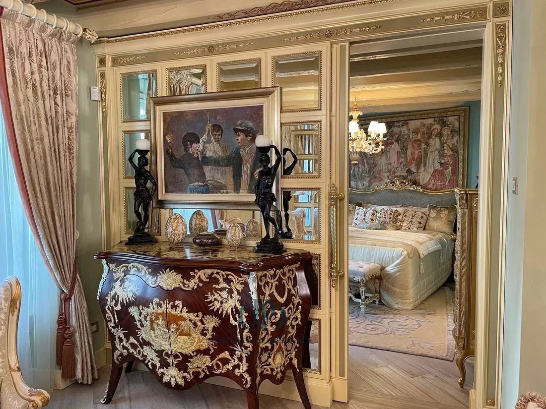House in Historic Center, Como, Lombardy 5 - 15132972