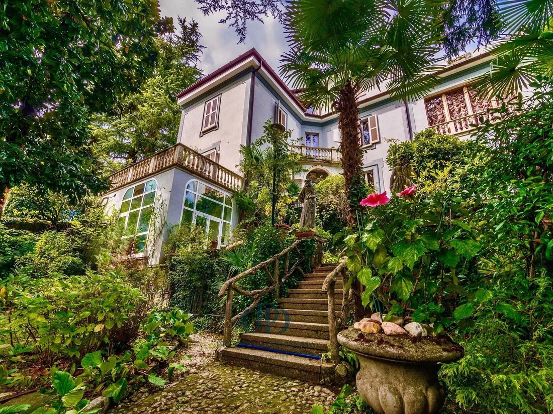 Villa in Dizzasco, Lombardy, Italy 2 - 15132587