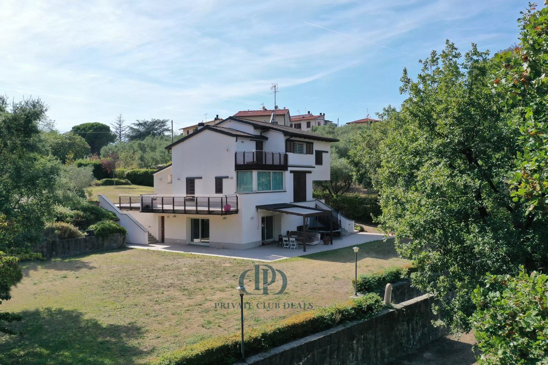 Villa in Lamporecchio, Tuscany, Italy 1 - 15132933