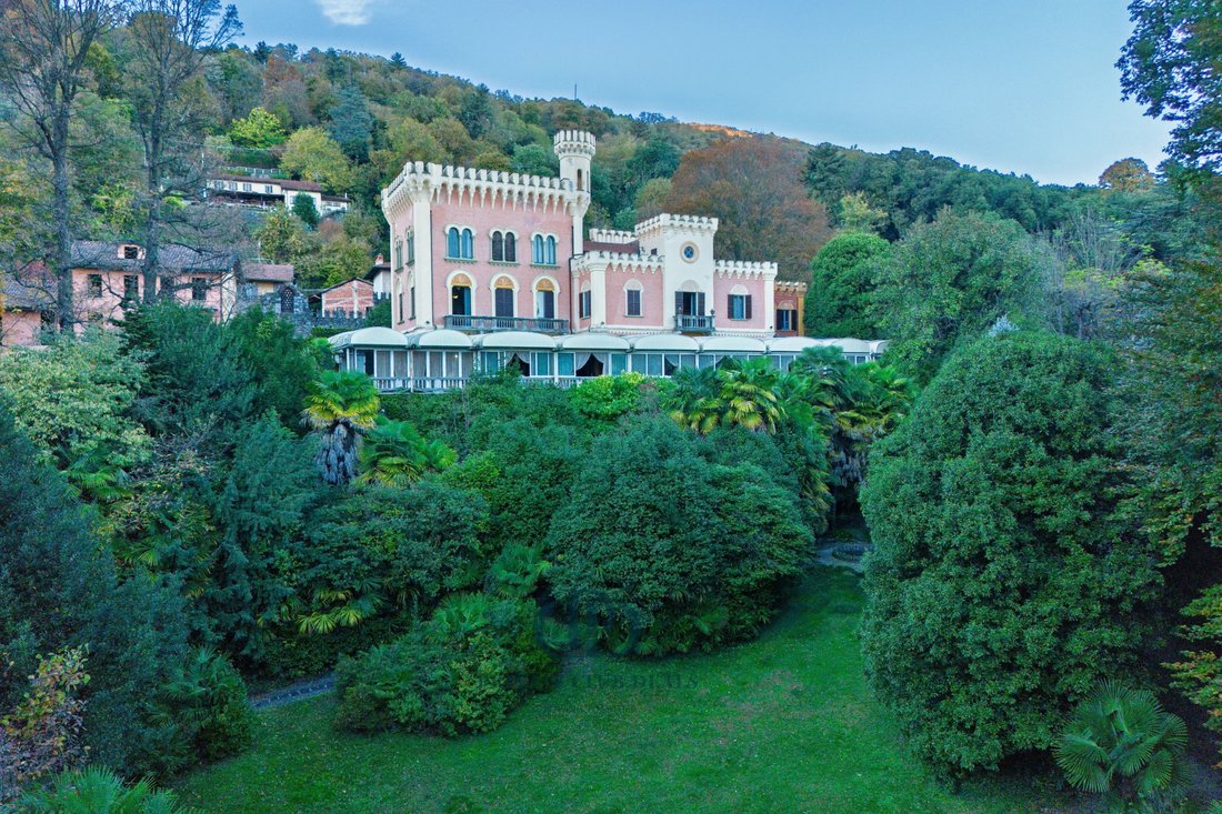 House in Lesa, Piedmont, Italy 1 - 16780306