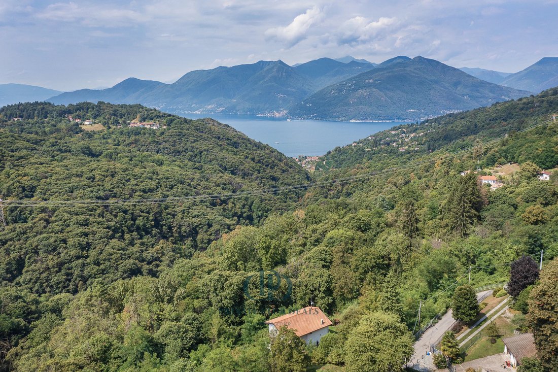 Villa in Dumenza, Lombardy, Italy 3 - 15132969