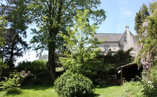 House in Rochefort-en-Terre, Brittany, France 1