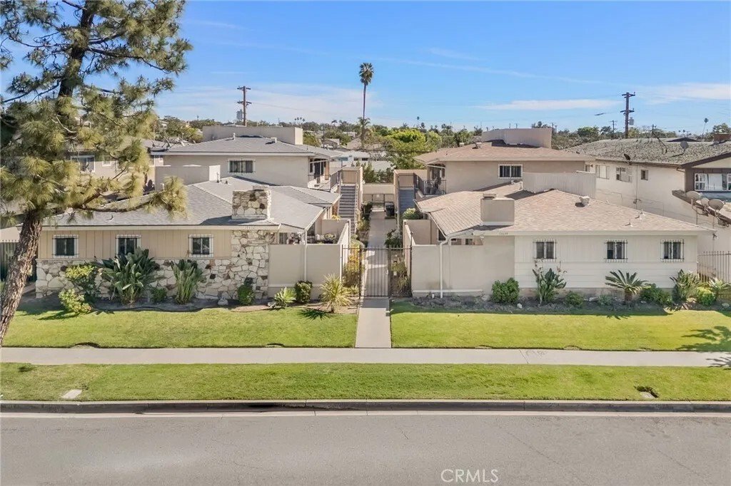 Inglewood, California, United States 4 - 17347262
