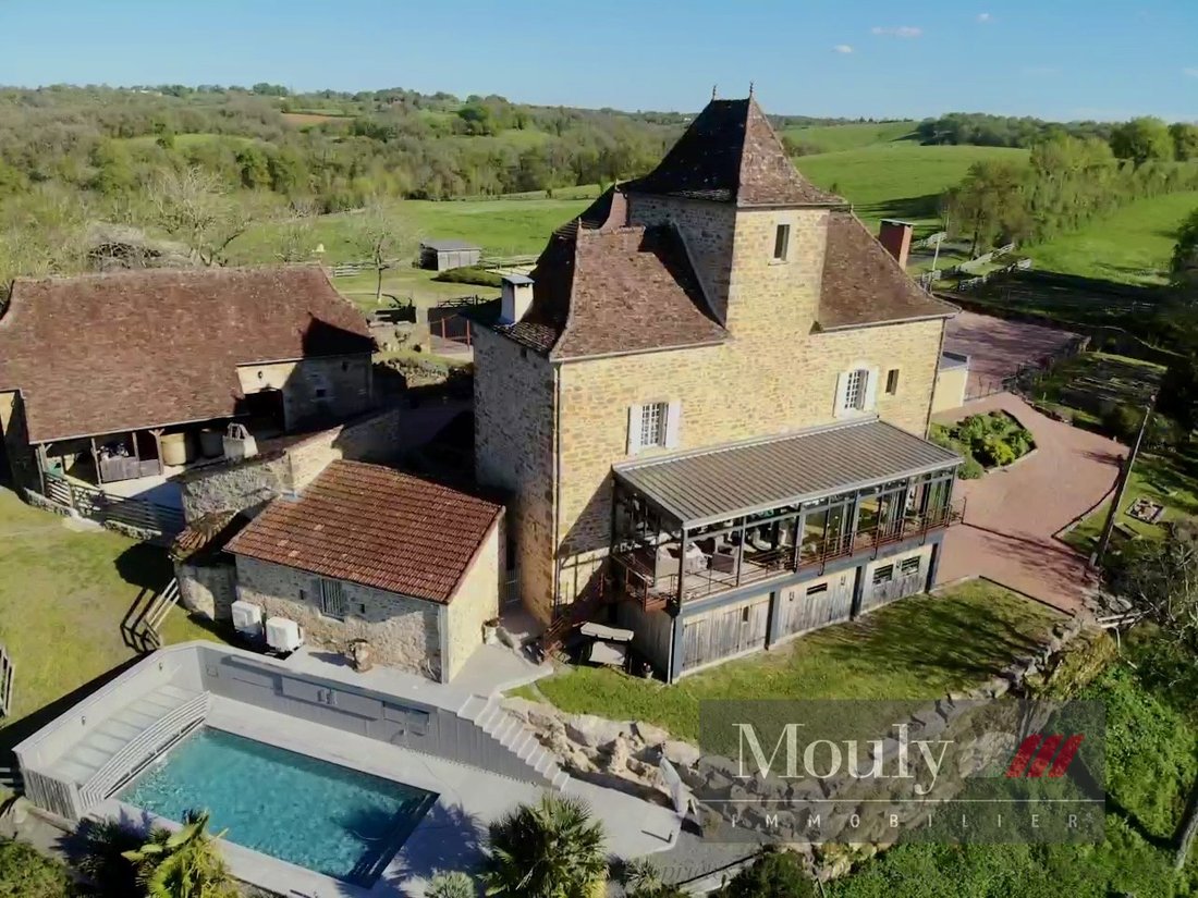 Estate in Zone Rurale, Figeac, France 2 - 17720707
