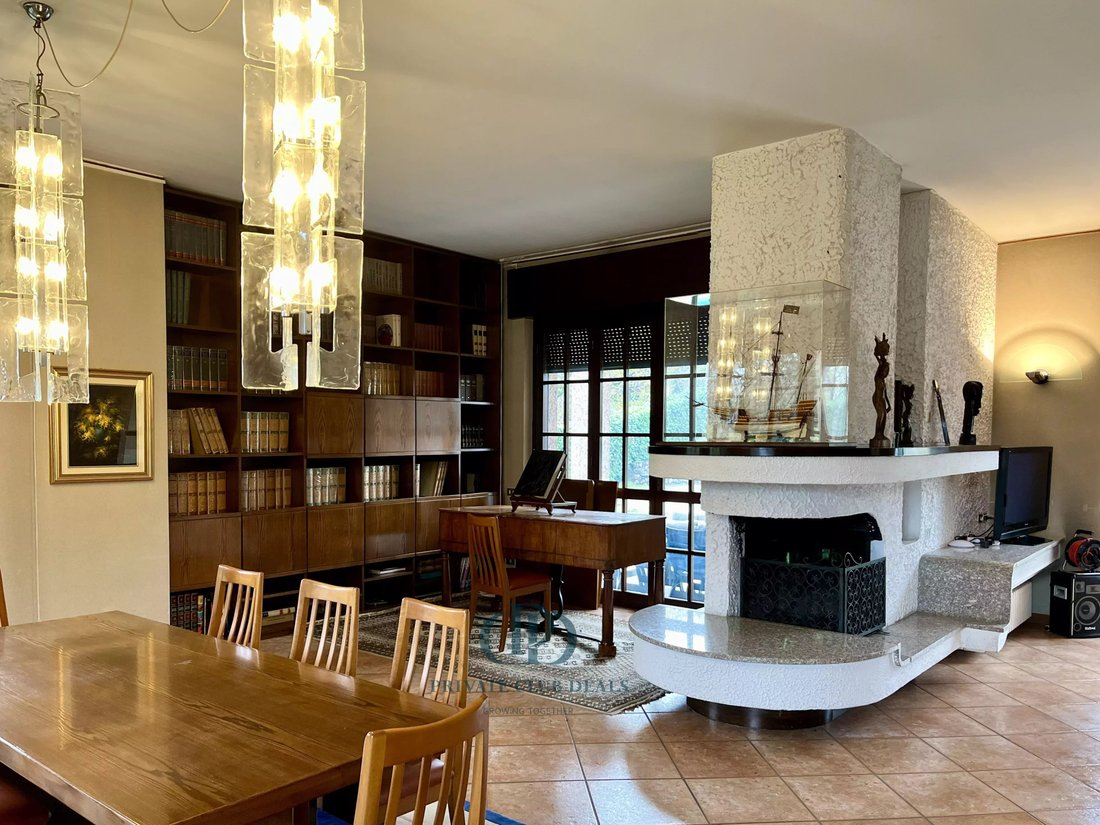 Villa in Inverigo, Lombardy, Italy 3 - 15132948