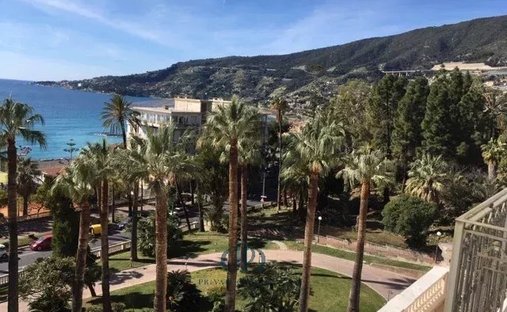 House in Center, Ospedaletti, Liguria 1