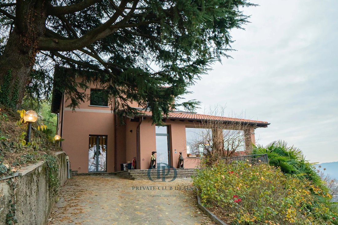 Villa in Tavernerio, Lombardy, Italy 2 - 15132937
