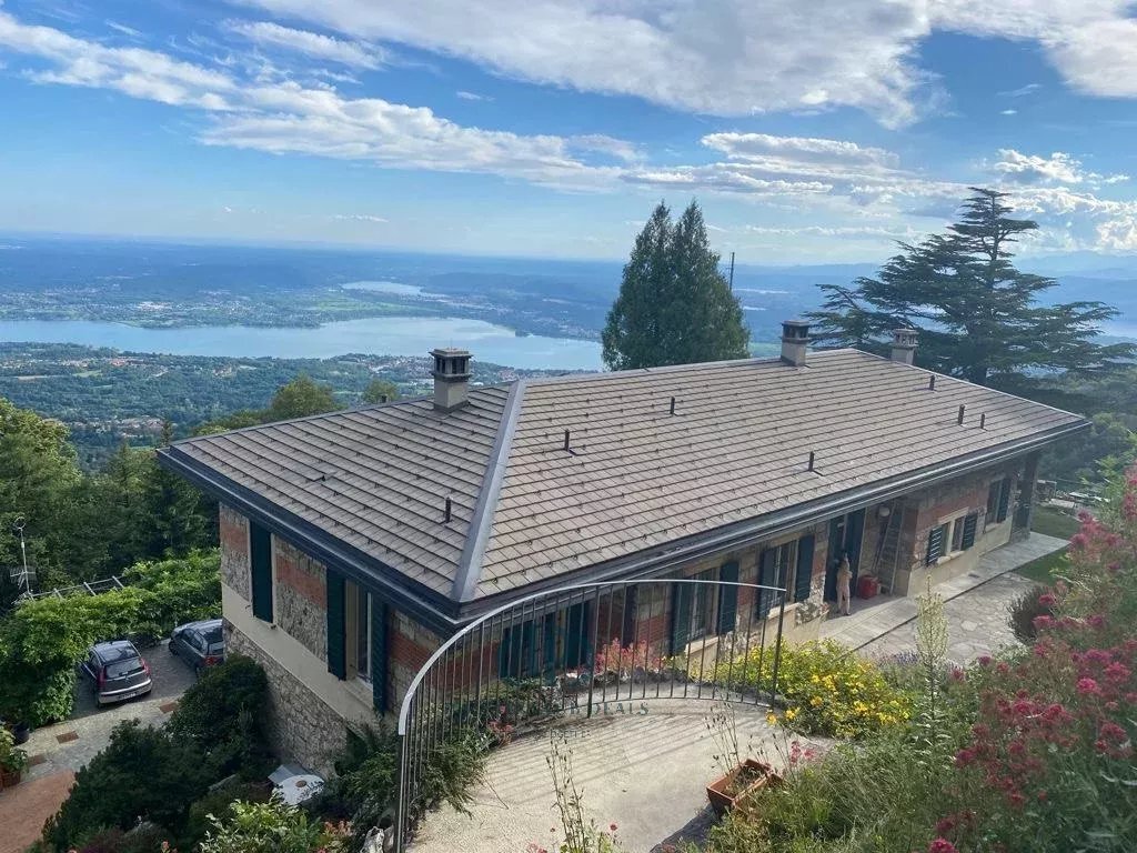 Villa in Center, Varese, Lombardy 2 - 15132938