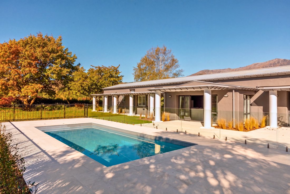 House in Lake Hayes Estate, Otago, New Zealand 2 - 17750592