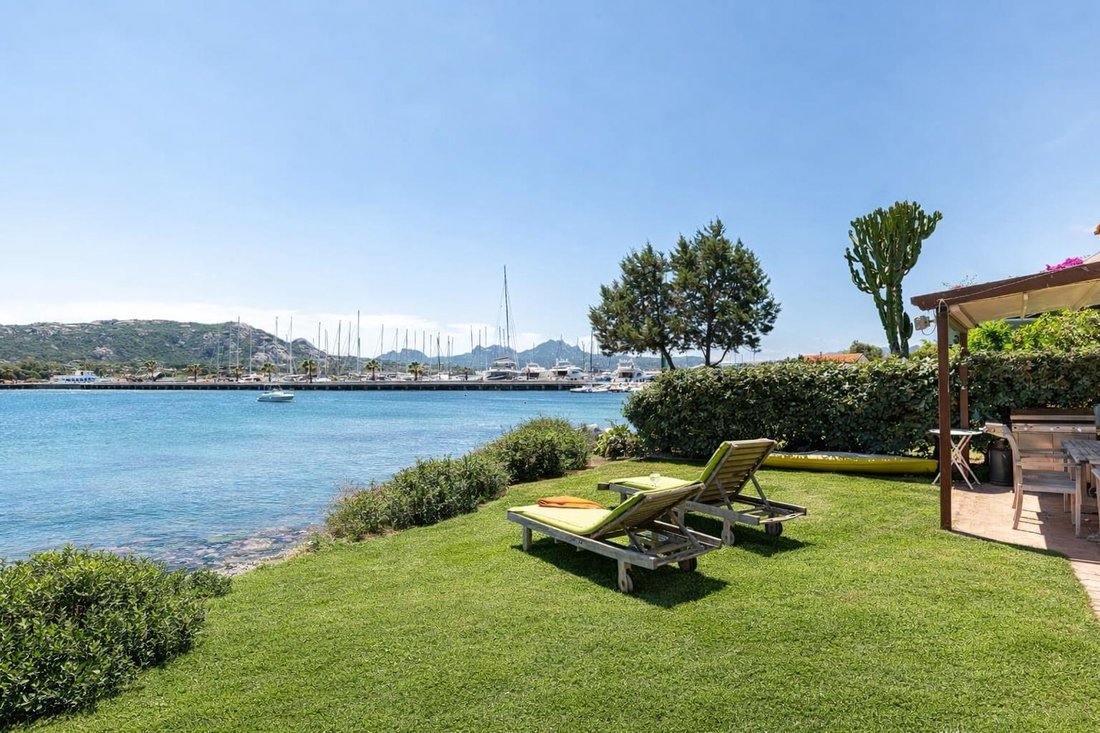 Villa in Arzachena, Sardinia, Italy 1 - 17743346