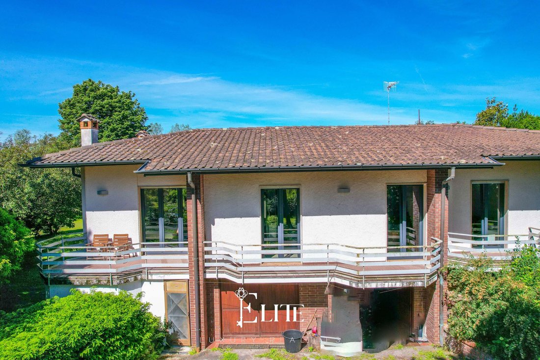 Villa in Brebbia, Lombardy, Italy 5 - 17751829