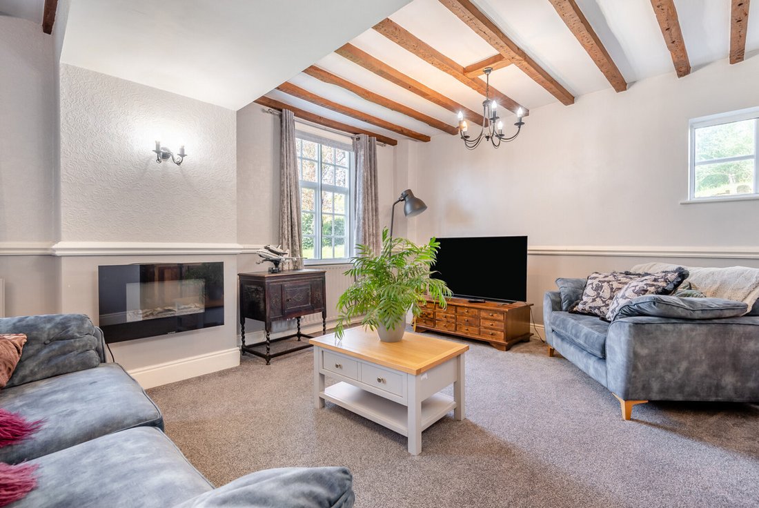 House in Hixon, England 5 - 17752743