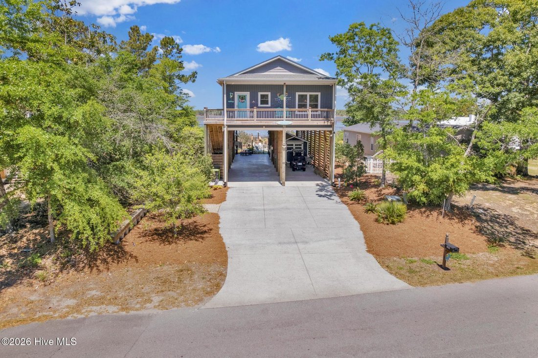 House in Oak Island, North Carolina, United States 1 - 17752099
