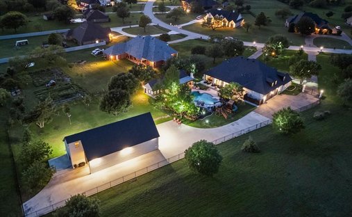 House in Decatur, Texas, United States 1