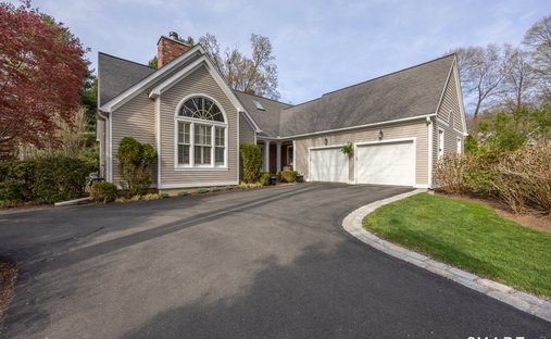 House in Cheshire, Connecticut, United States 1