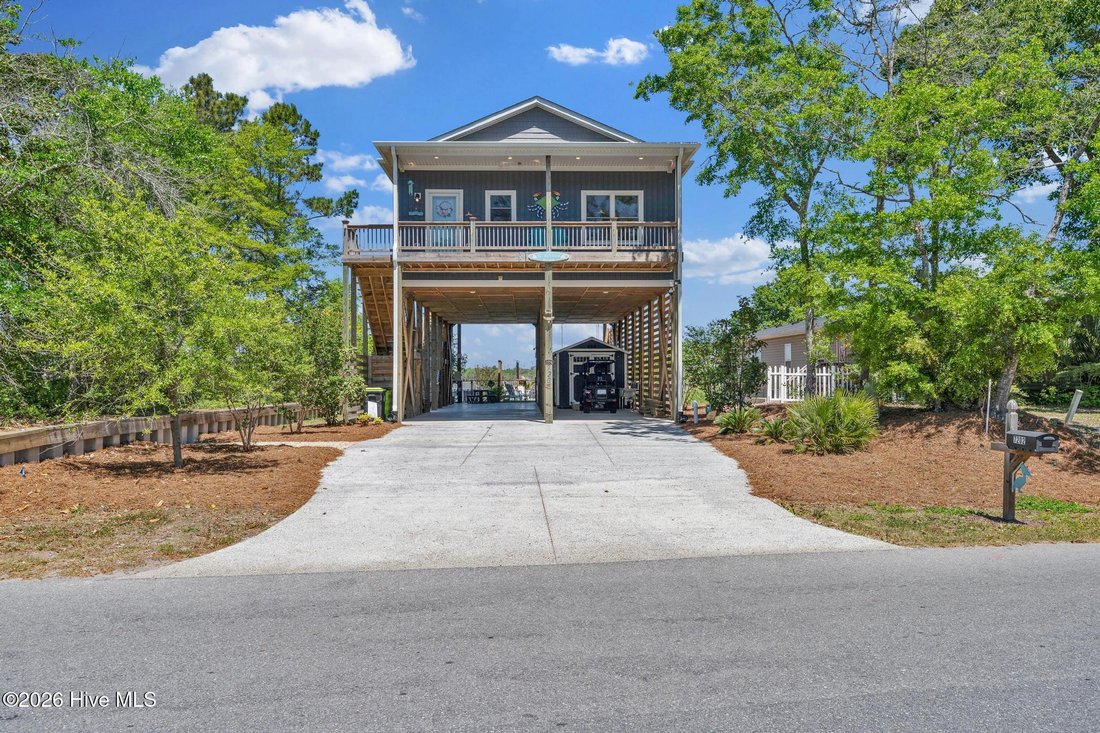 House in Oak Island, North Carolina, United States 3 - 17752099