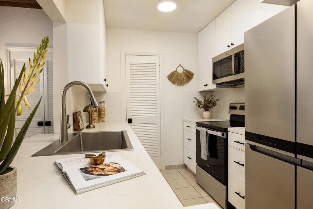 Condo in Santa Barbara, California, United States 5 - 17752616