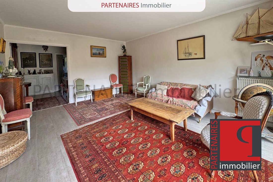 Apartment in Domaine National du Château, Versailles, France 5 - 17689268