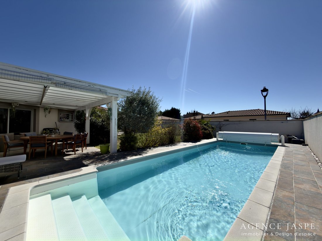 House in Saint-Cyprien, Auvergne-Rhône-Alpes, France 2 - 17751491