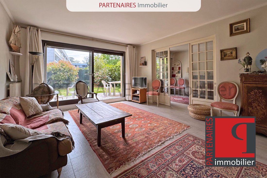 Apartment in Domaine National du Château, Versailles, France 4 - 17689268