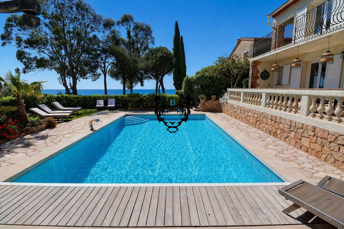 House in Ecarts, Roquebrune-sur-Argens, France 1 - 17752878
