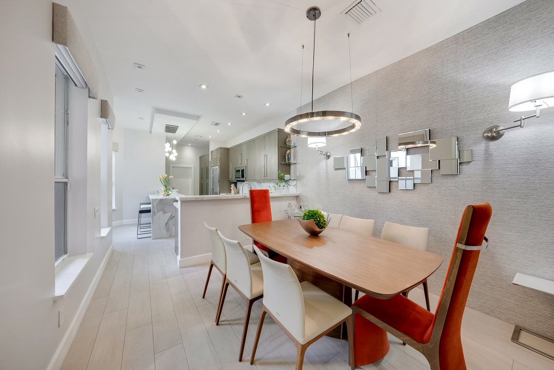 Hollywood, Florida, United States 4 - 17751800