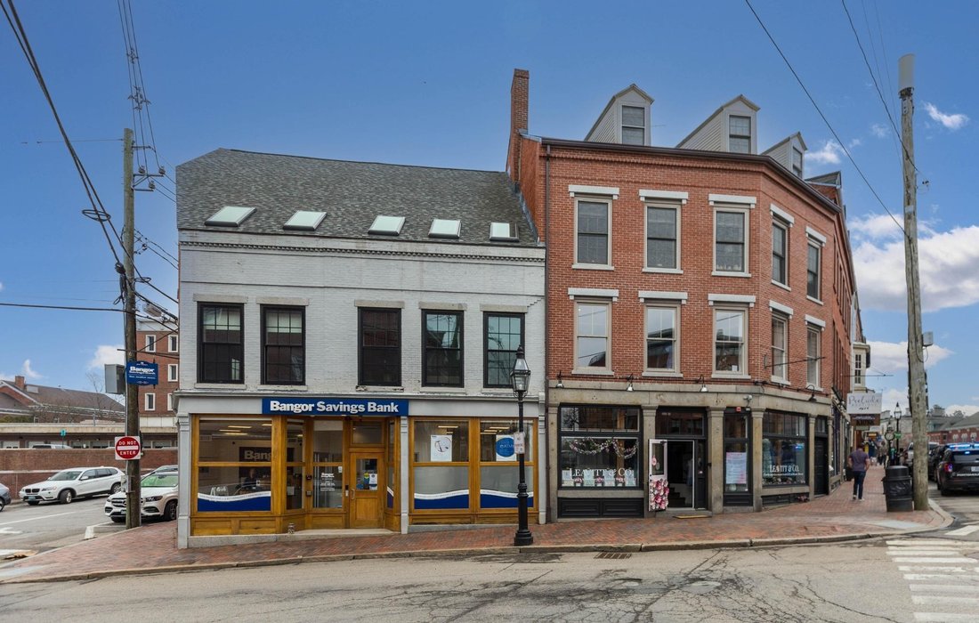 Portsmouth, New Hampshire, United States 2 - 17750952