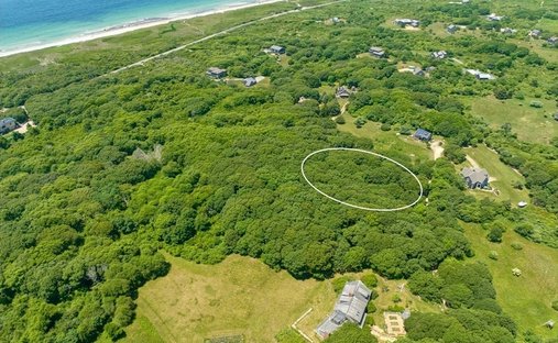 Land in Chilmark, Massachusetts, United States 1