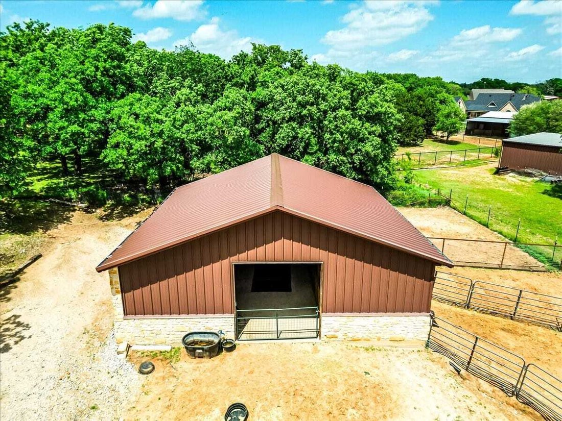 House in Weatherford, Texas, United States 2 - 17750954