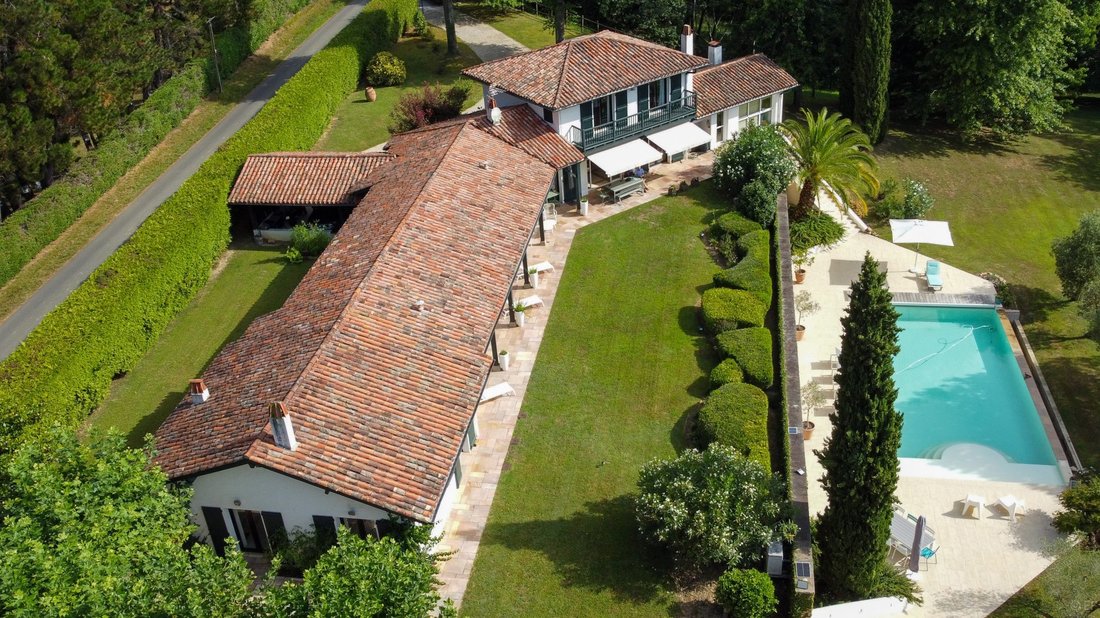 House in Mendi-Choko-Karrikatxar-Olhette, Urrugne, France 2 - 17751444