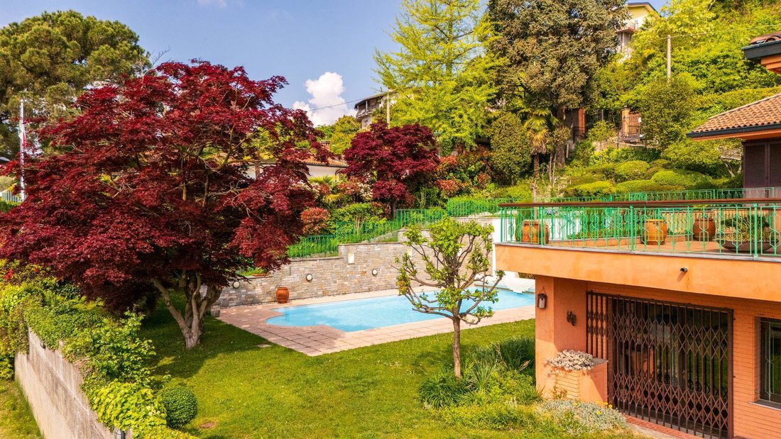 Villa in Monvalle, Lombardy, Italy 2 - 17328346