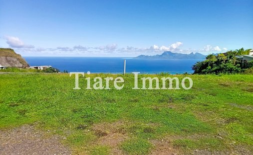 Land in Puna'auia, Windward Islands, French Polynesia 1