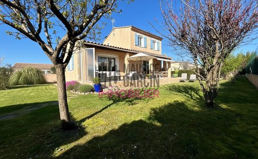 House in Nevons-route d'Apt, L'Isle-sur-la-Sorgue, France 1