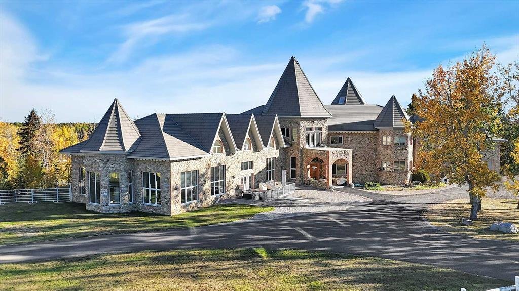 House in Cremona, Alberta, Canada 1 - 17751073