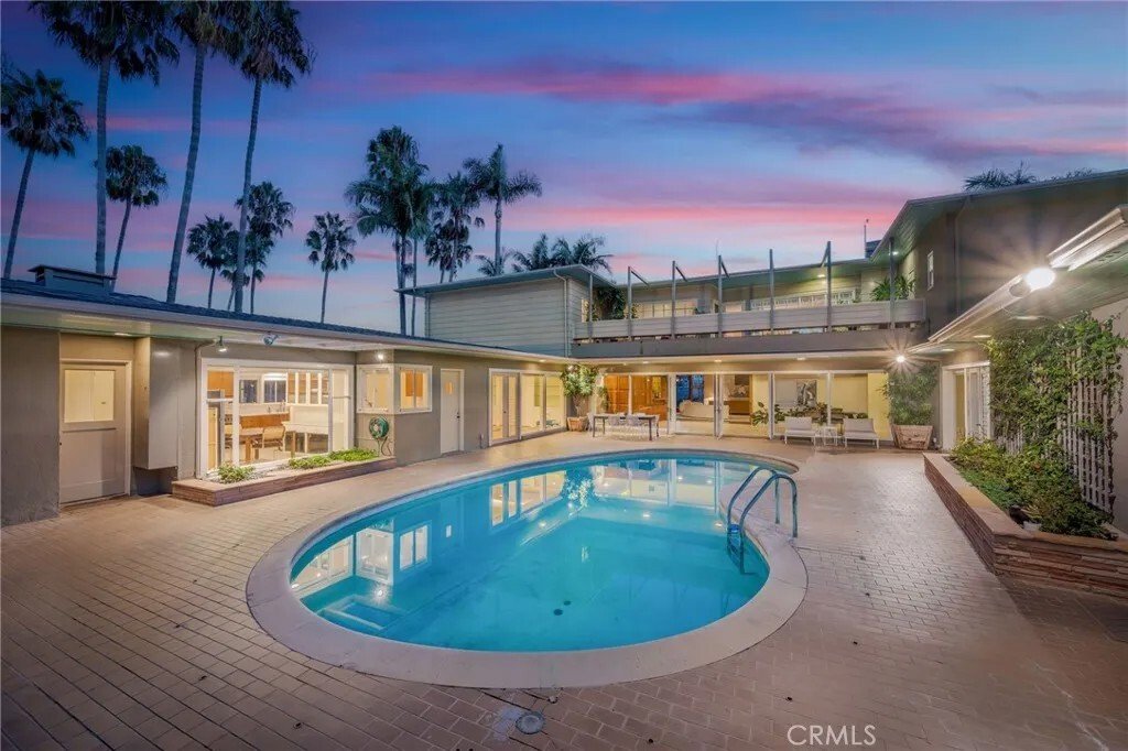 House in Signal Hill, California, United States 5 - 16525657
