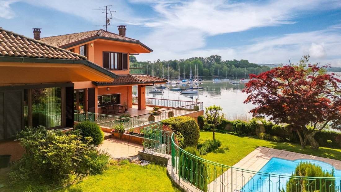 Villa in Monvalle, Lombardy, Italy 5 - 17328346
