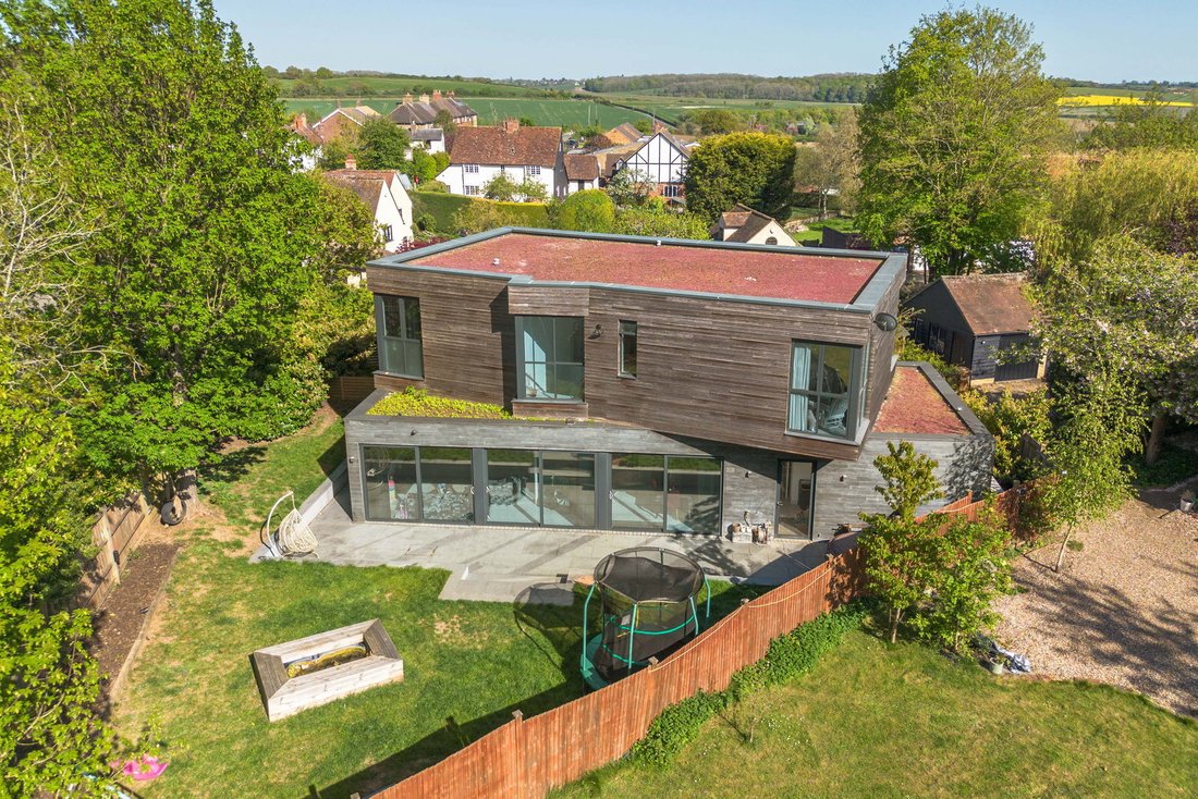 House in Hertfordshire, England 4 - 16826541