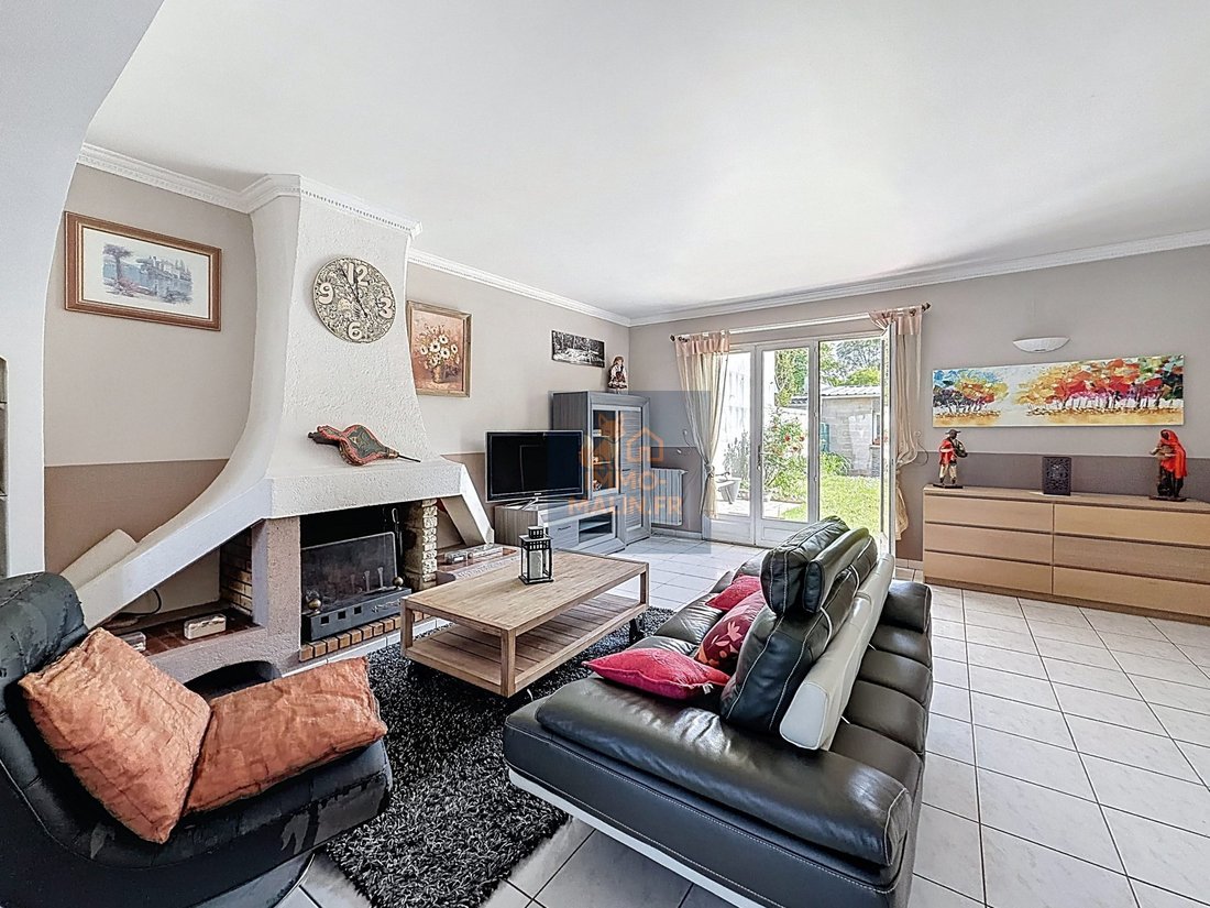 House in Chennevieres-sur-Marne, Ile-de-France, France 4 - 17751467