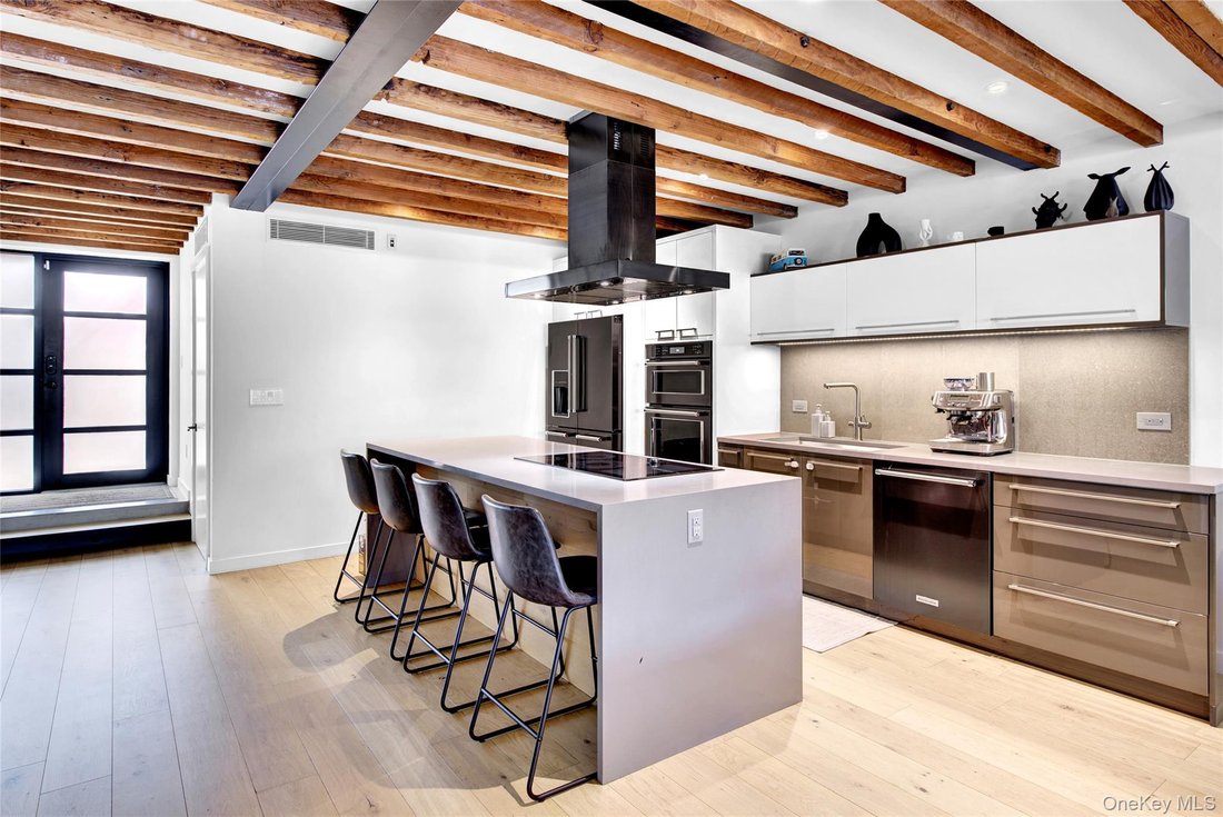 House in New York, New York, United States 5 - 17752629