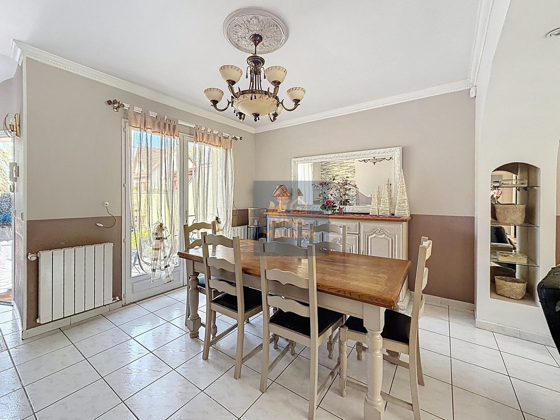 House in Chennevieres-sur-Marne, Ile-de-France, France 5 - 17751467