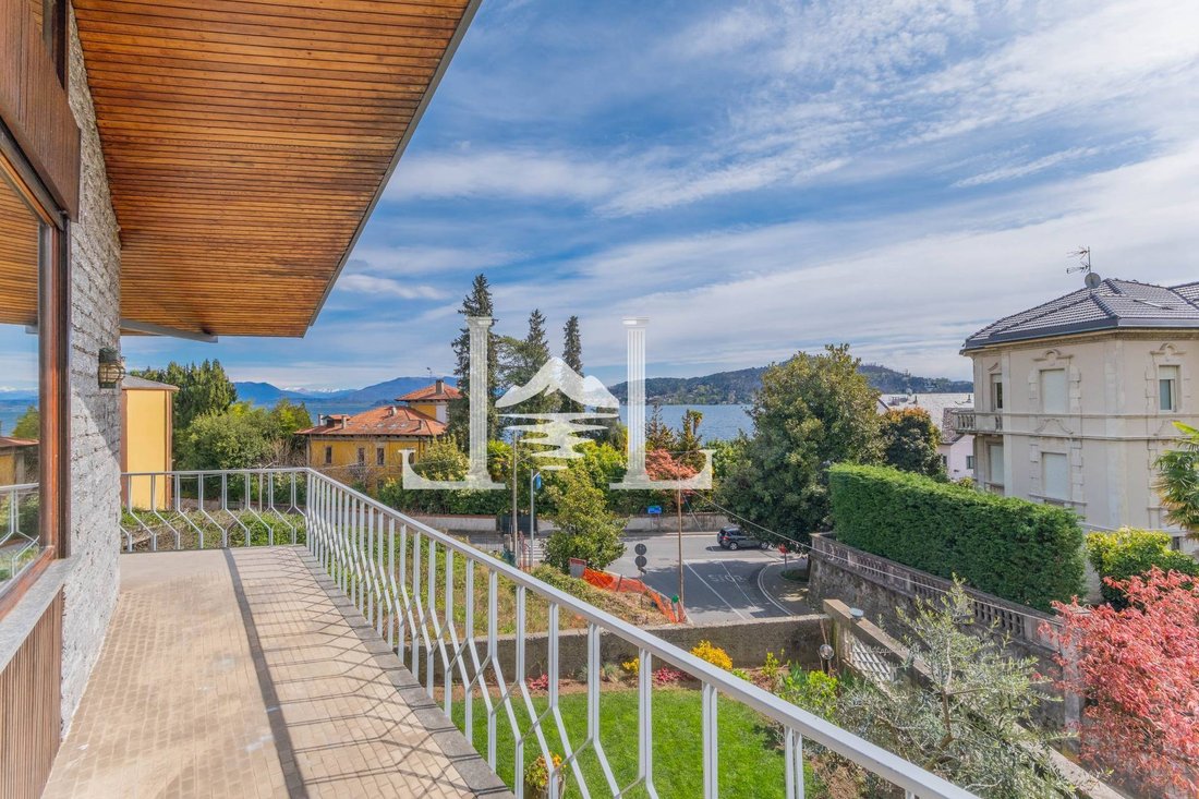 Villa in Meina, Piedmont, Italy 1 - 17750910