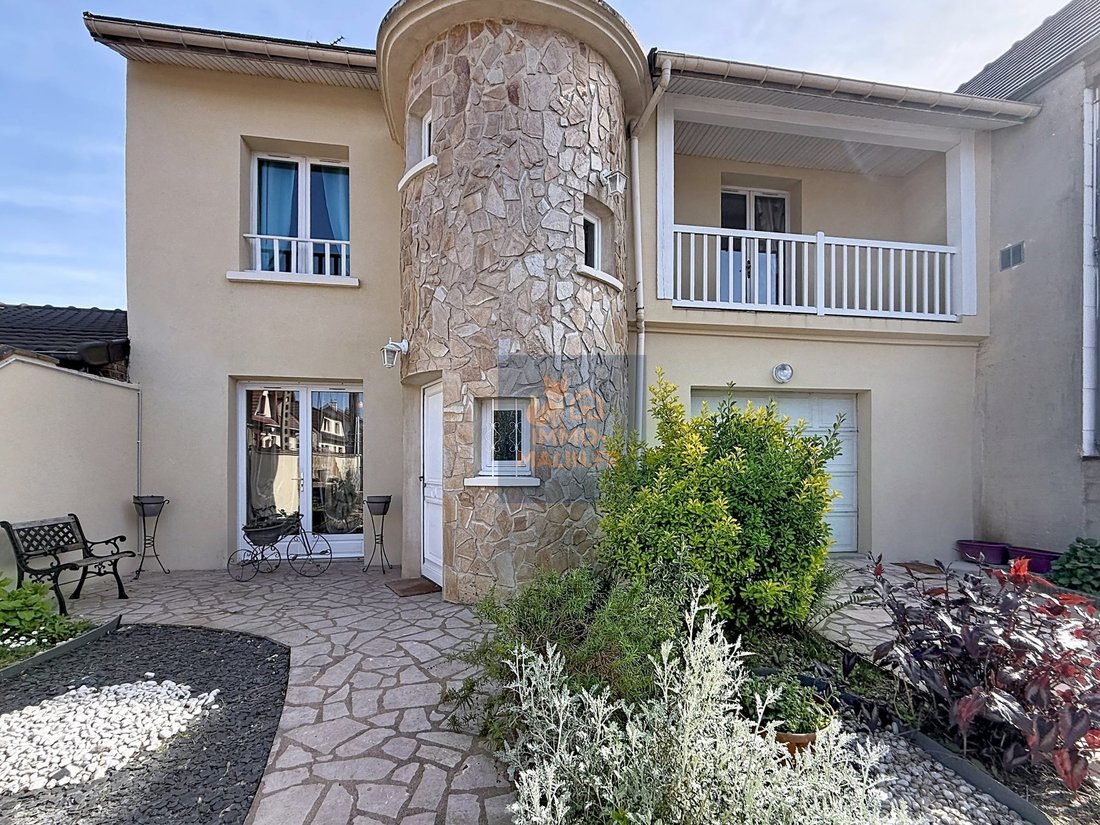 House in Chennevieres-sur-Marne, Ile-de-France, France 2 - 17751467