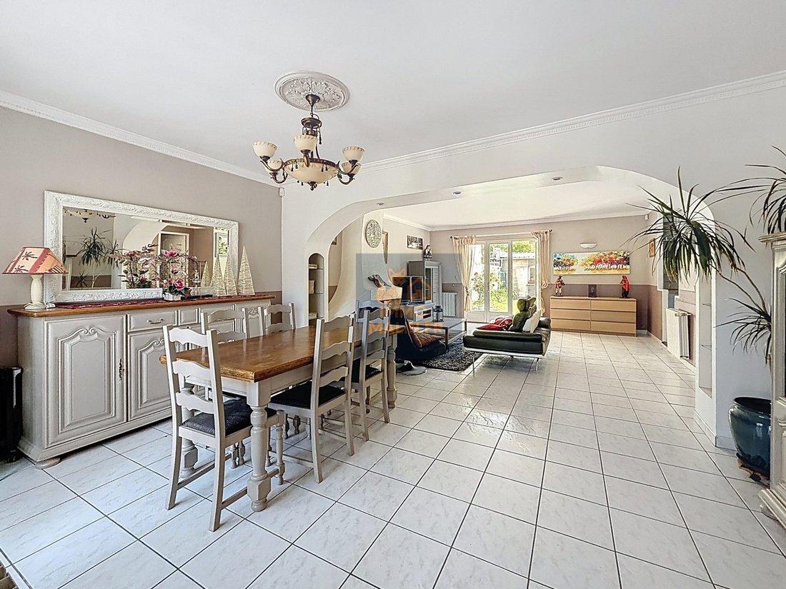 House in Chennevieres-sur-Marne, Ile-de-France, France 3 - 17751467