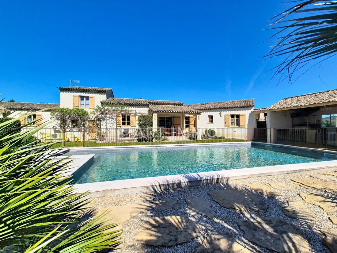 House in Cavaillon, Provence-Alpes-Côte d'Azur, France 2 - 17435832