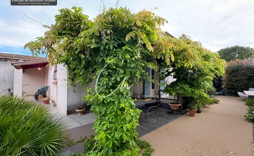 Villa in Fontvieille, Provence-Alpes-Côte d'Azur, France 1