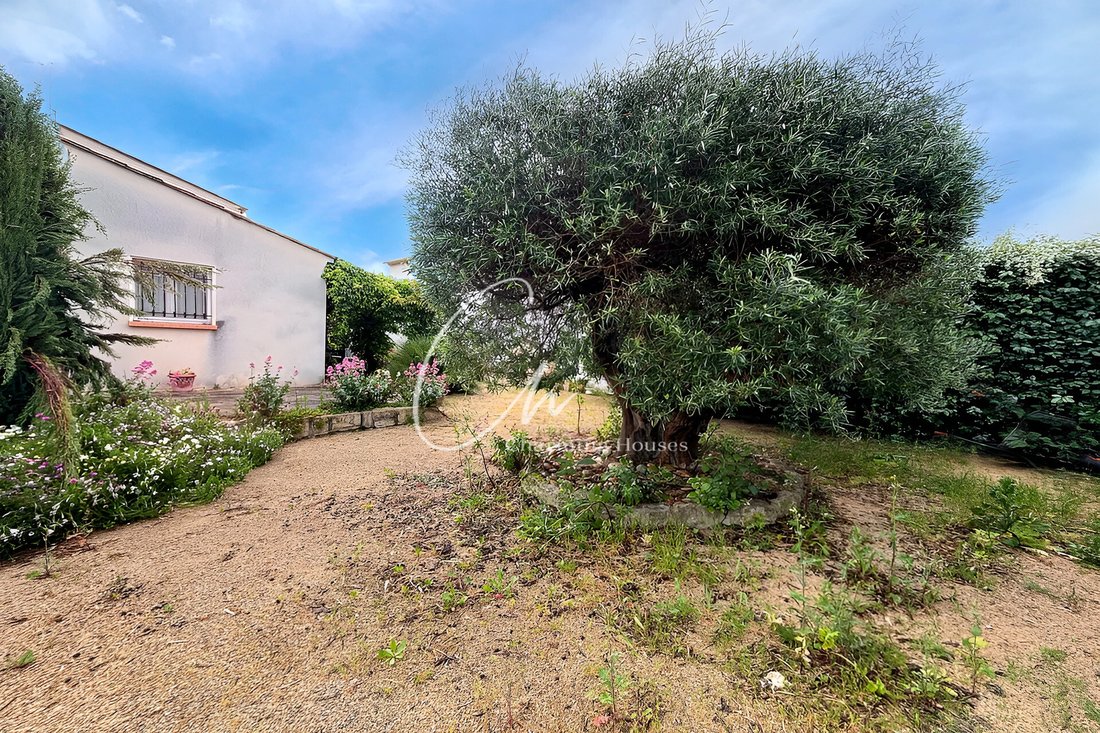 Villa in Fontvieille, Provence-Alpes-Côte d'Azur, France 2 - 17753064