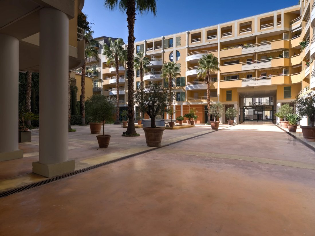 Apartment in Le Port, Nice, France 1 - 16667416