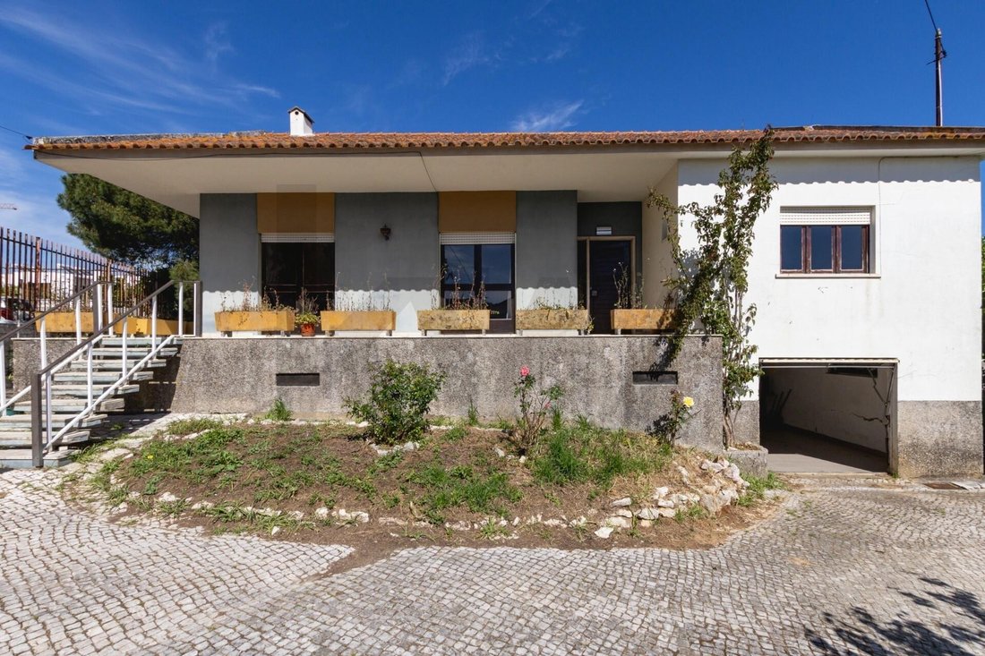 Townhouse in Loures, Lisbon, Portugal 2 - 17753044