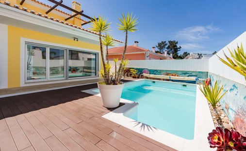 Villa in Azeitao (Sao Lourenco e Sao Simao), Setubal, Portugal 1